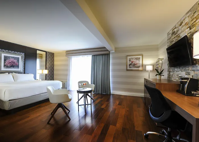 Holiday Inn Niagara Falls-By The Falls By Ihg